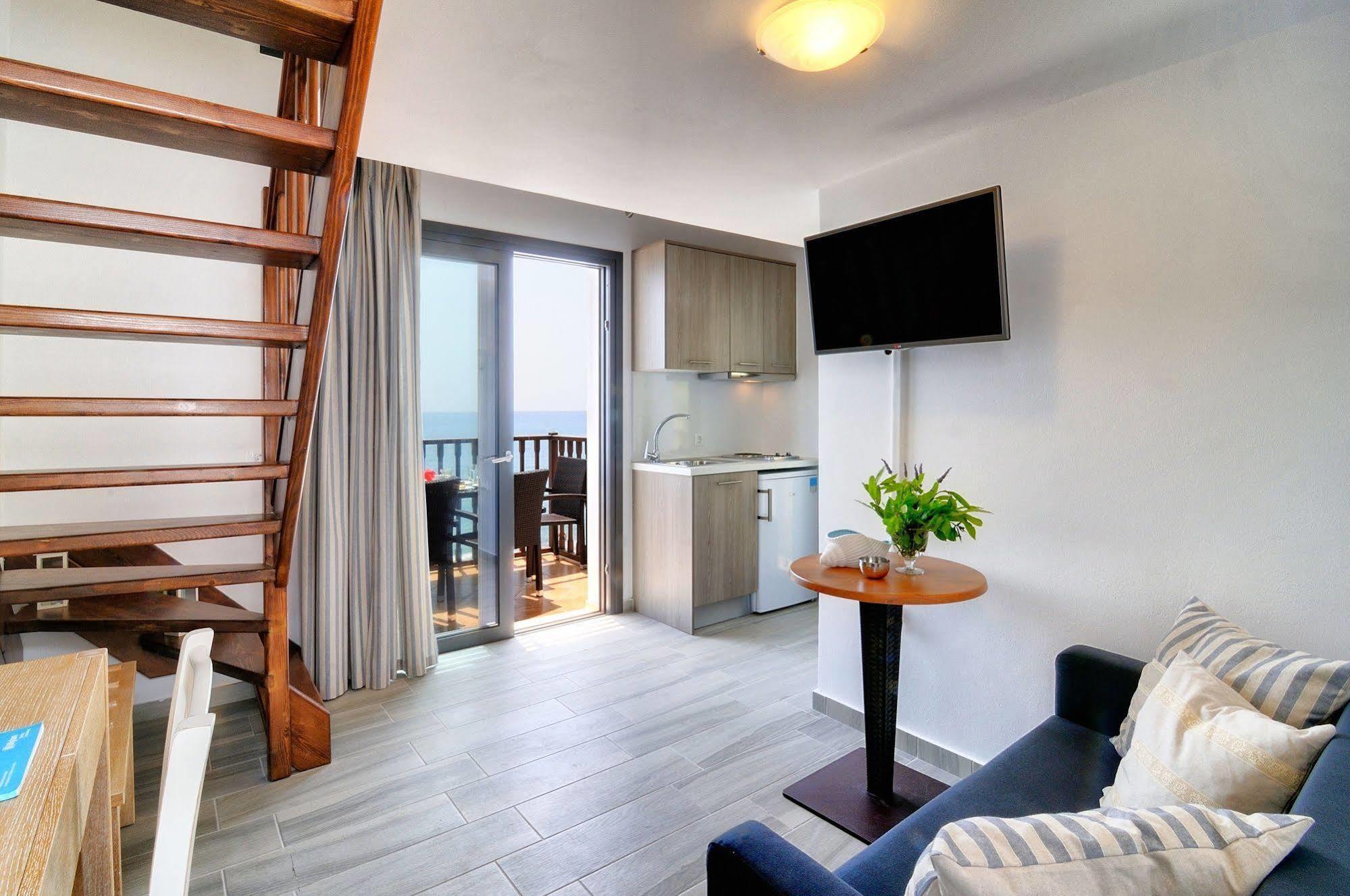 Myrtos Mare Suites Экстерьер фото